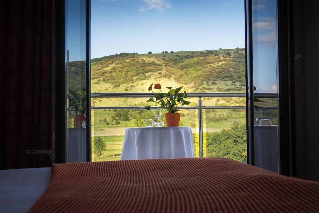 Giotis Boutique Hotel Янина Экстерьер фото
