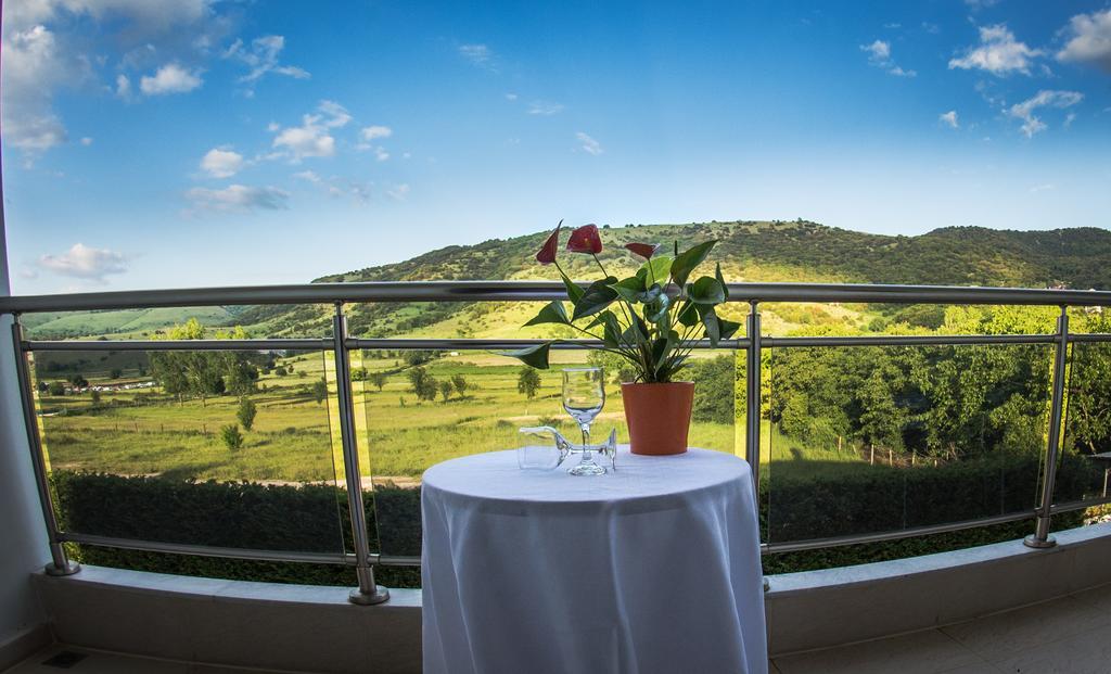 Giotis Boutique Hotel Янина Экстерьер фото