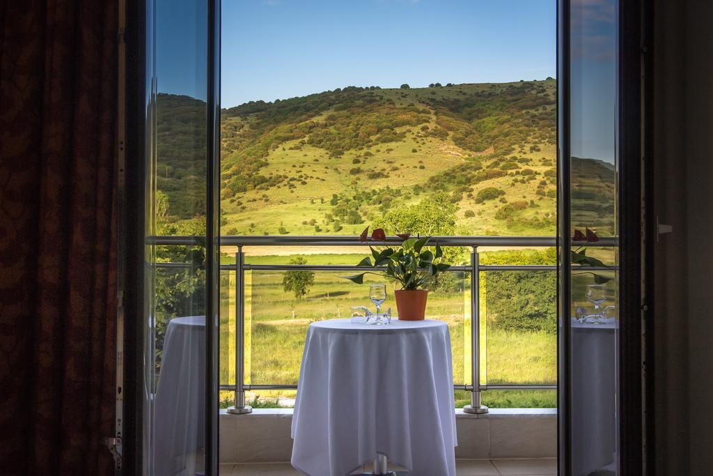 Giotis Boutique Hotel Янина Экстерьер фото